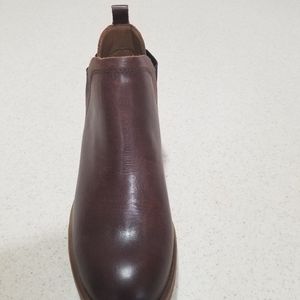 Sofft vintage brown leather pullonbooties with side elastic panels NEVER WORN